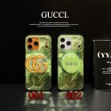 Gucci ペアお揃いスタンド付きiphone18 pro max 17 pro 16 plusケースグッチブランドiphone18 air 17 pro maxカバー メンズレディース激安コピーカップル愛用iphone18 17 16 15 14/13/12 pro maxケースブランドパチモン韓国ハイブランドグッチアイフォン18 17 16 15 pro max airケース高品質