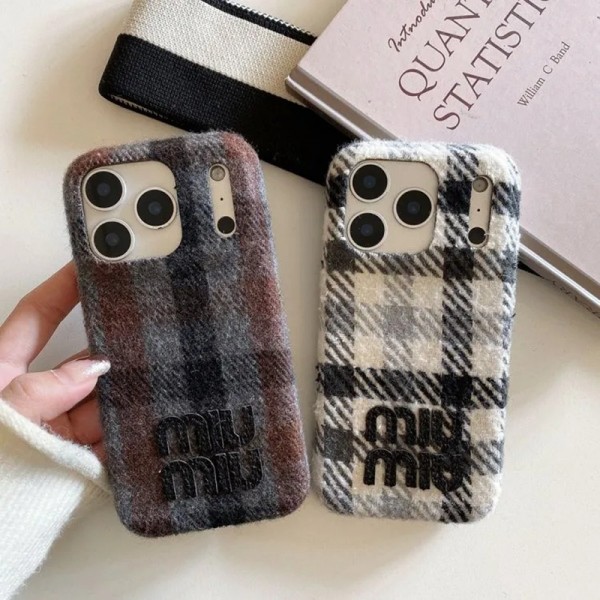 ミュウミュウ MiuMiuファッションハイブランドパロディiphone18 pro max 17 pro 16 plusケースブランドiphone18 air 17 pro maxカバー MiuMiuレディース激安コピーiphone18 17 16 15 14 13 12 pro maxケースブランドMiuMiu韓国風ハイブランドアイフォン18 17 16 15 pro max airケース高品質