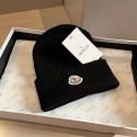 Moncler モンクレール冬秋ニット帽 激安 ペアお揃い moncler ハット防寒 小顔 激安ブランドコピーニット帽子 ハイブランドモンクレールブランド女性ニットハット