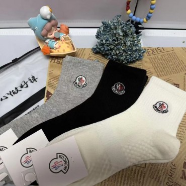 モンクレールmonlcer ブランドコピ...